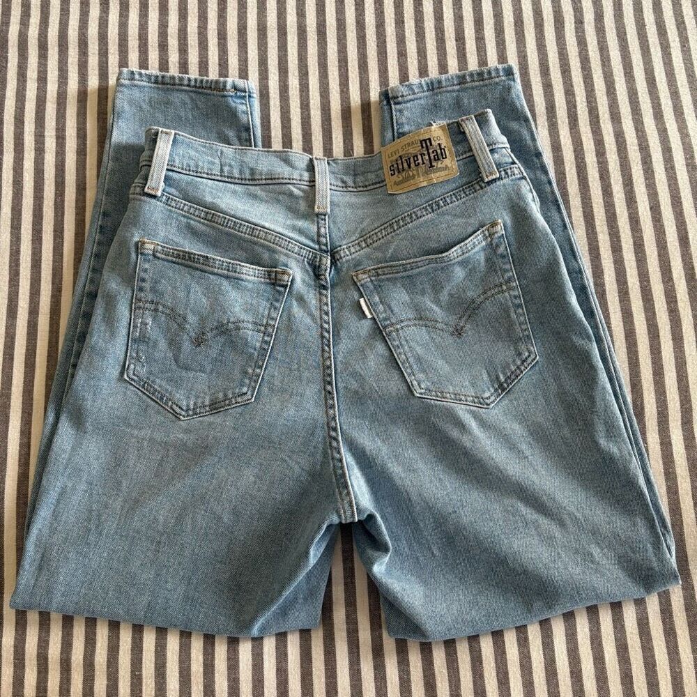 Levi's Women's SilverTab Mom Jeans Size 28
